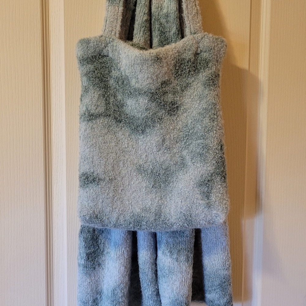 Free People Carry On Scarf Set in Spruce Tie Dye